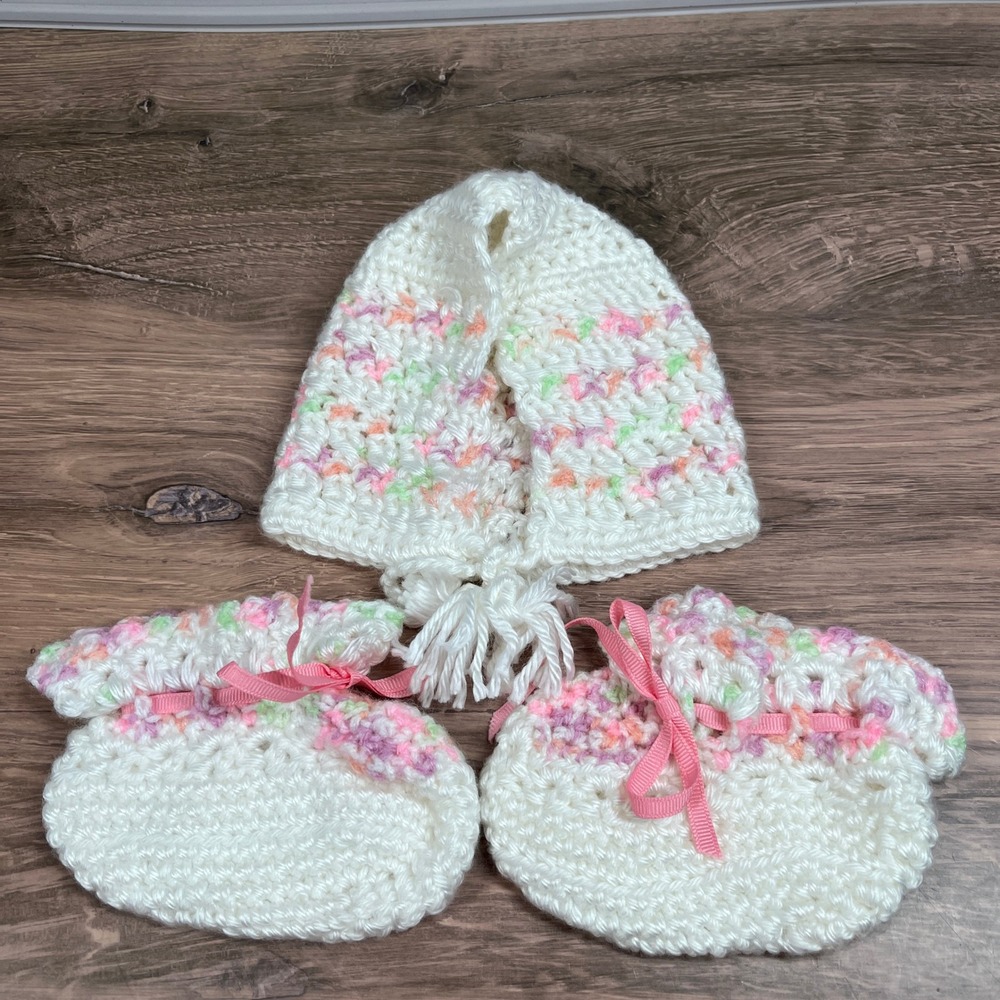 Crochet Hat and Booties Set Baby Newborn White Pink Pastel Handmade‎